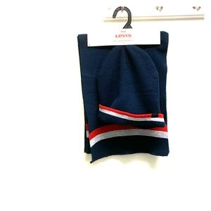 Levi’s scarf and hat set brand new.